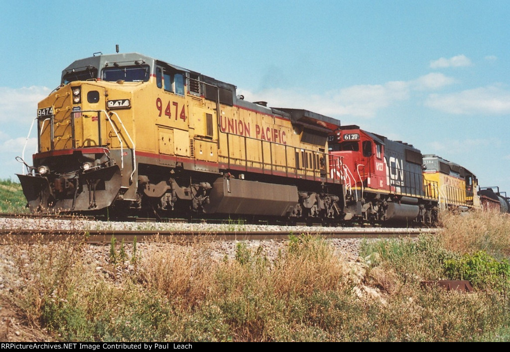 Northbound manifest approaches the yard